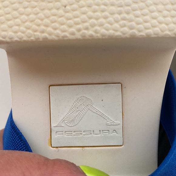 Fessura Platform Leather Sandals - Picture 14 of 16